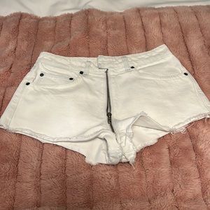 Carmar Size 26 White zippered jean shorts